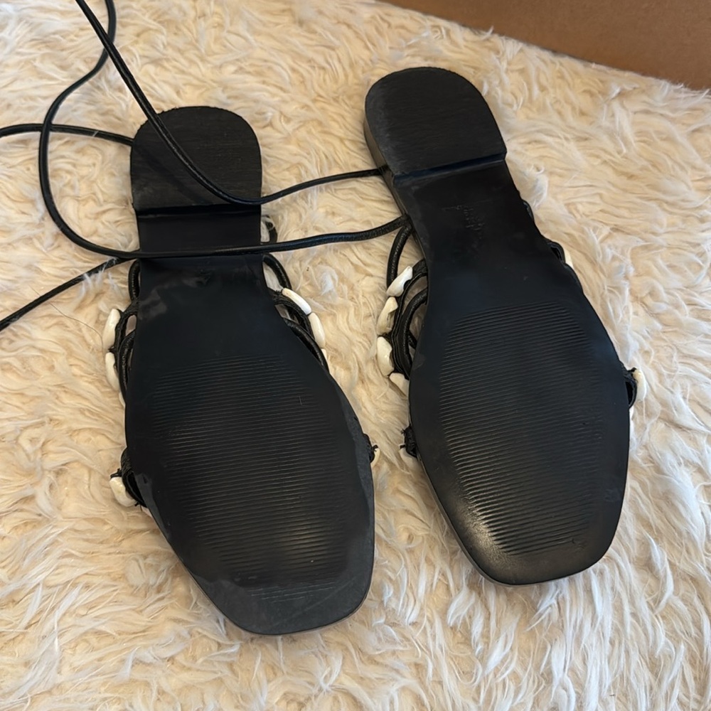 Shell lace up sandals - Picture 2 of 3